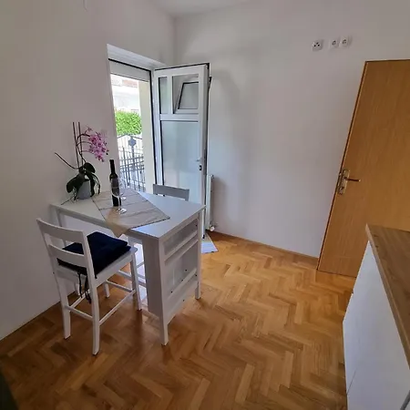 Ferienwohnung Fur 2 Personen Ca 40 Qm In Crikvenica, Kvarner Bucht Und Umgebung - B53103 Crikvenica